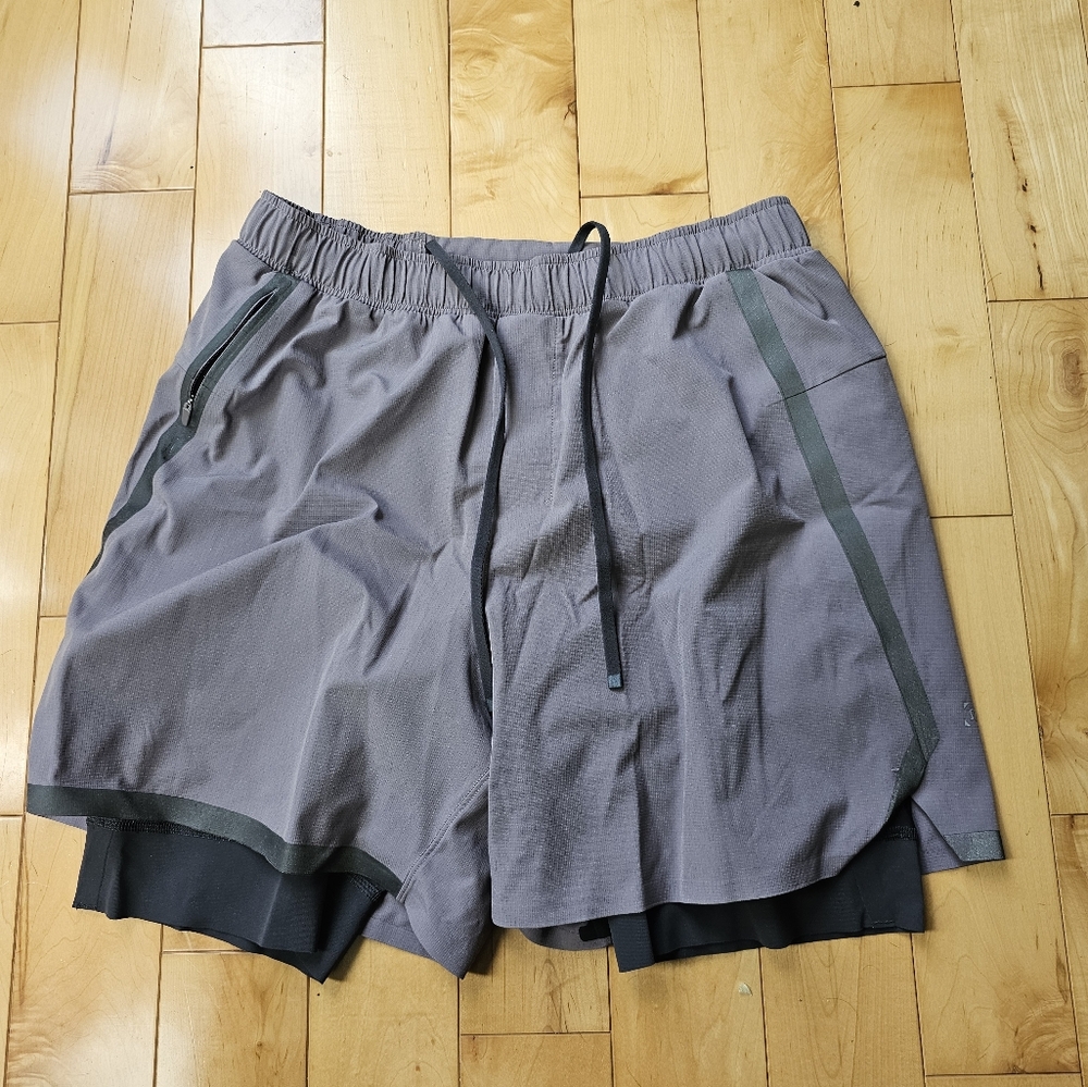 Lululemon Athletica Gray Athletic Shorts Lightweight Relaxed Fit